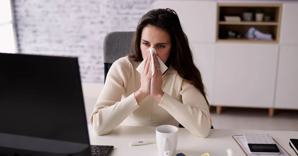 El futuro del salario de los trabajadores enfermos tras la reforma laboral en debate