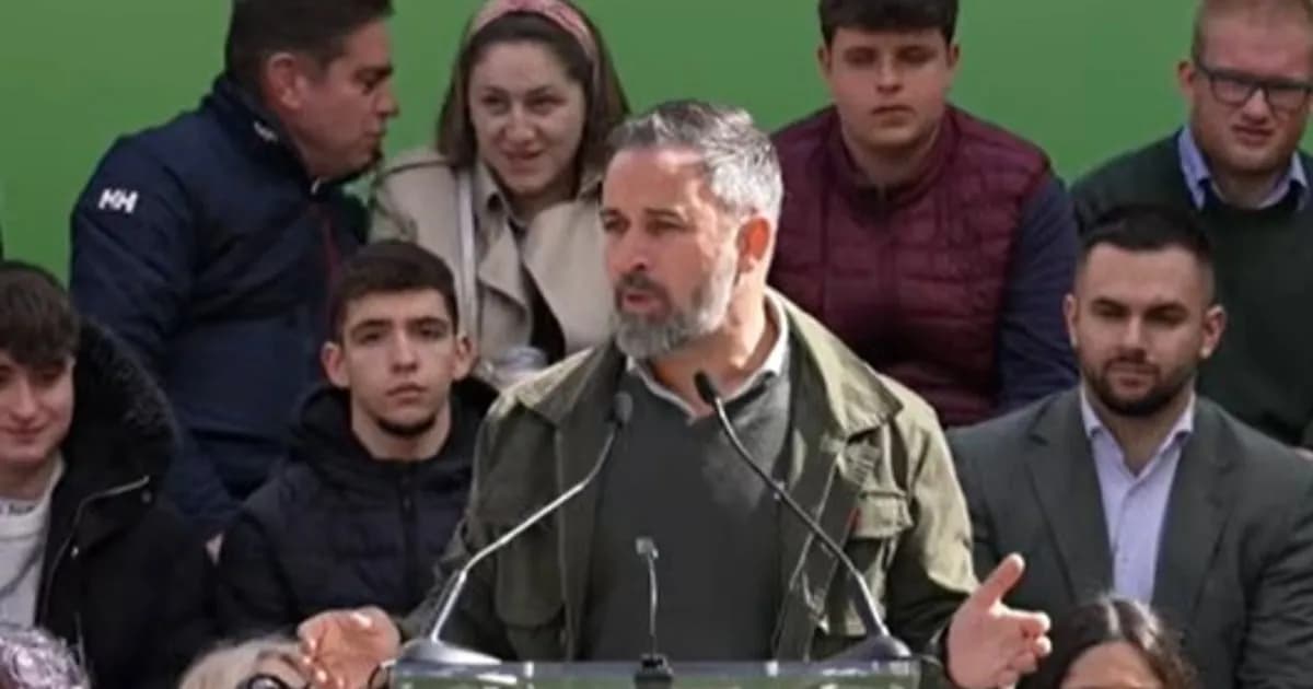 Abascal reafirma su búsqueda de acuerdos, no de cargos en negociaciones con el PP