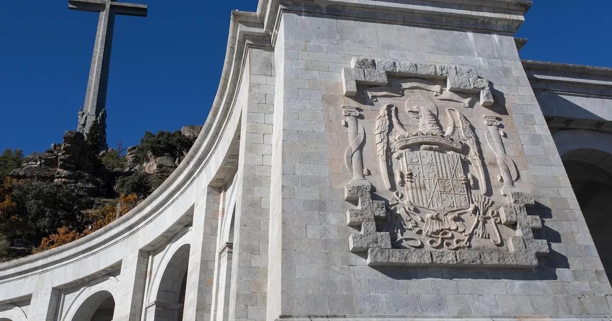 El Gobierno adjudica contratos por 345.000 euros para identificar restos del Valle de los Caídos