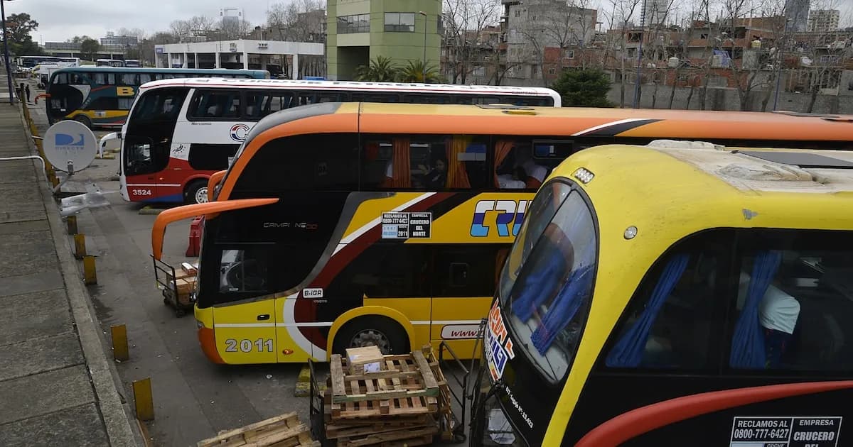 Indemnización por accidente en colectivo: tribunal modifica sentencia a favor del pasajero