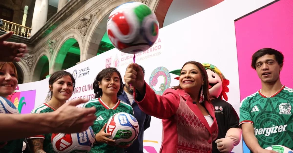 Clara Brugada invita a Sheinbaum a romper récord de clase masiva de fútbol en CDMX