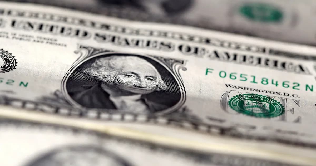 El dólar chileno comienza a descender en un mercado más estable este 10 de marzo de 2026