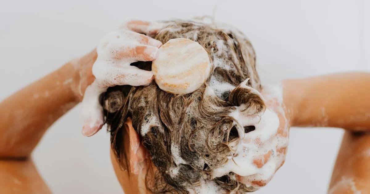 Consejos de un dermatólogo para una ducha adecuada y saludable