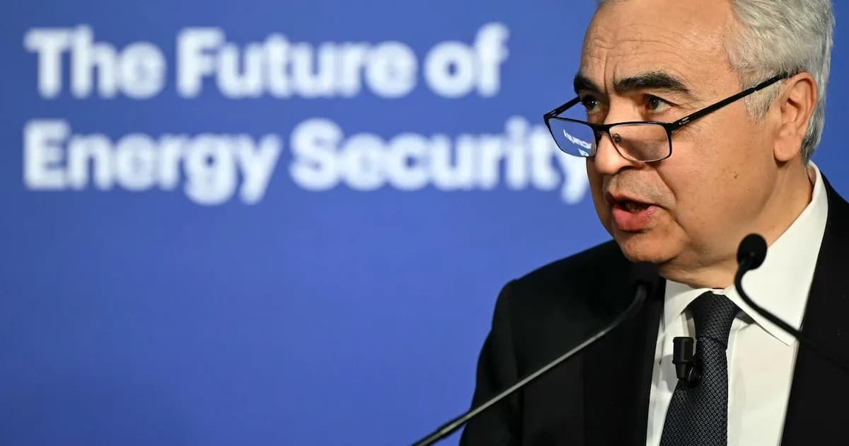 La AIE planea liberar reservas históricas de petróleo para contener precios del crudo