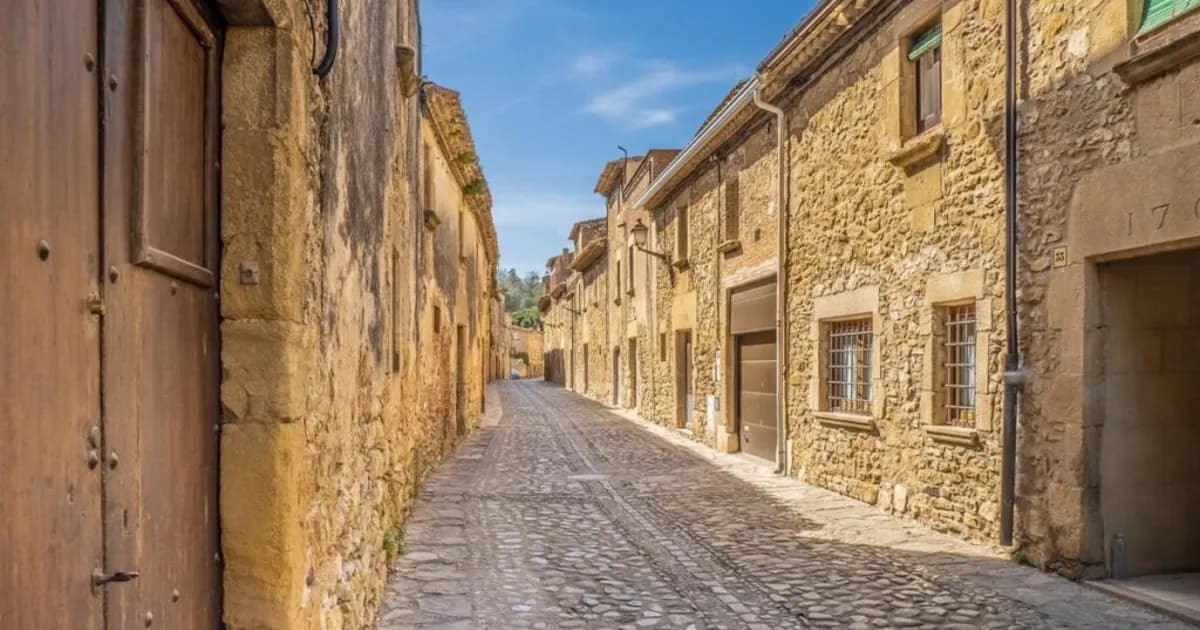 Descubrí Vulpellac: El encantador pueblo medieval de Girona que no te podés perder