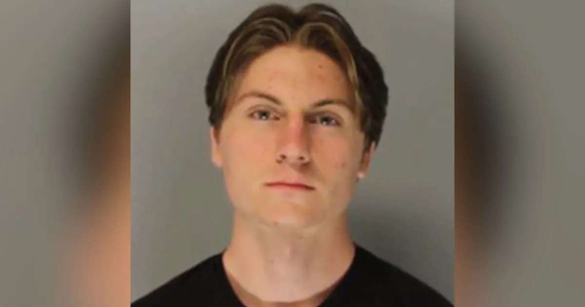 Estudiante acusado de atropellar a su profesor rompe el silencio: "Honraré su memoria"