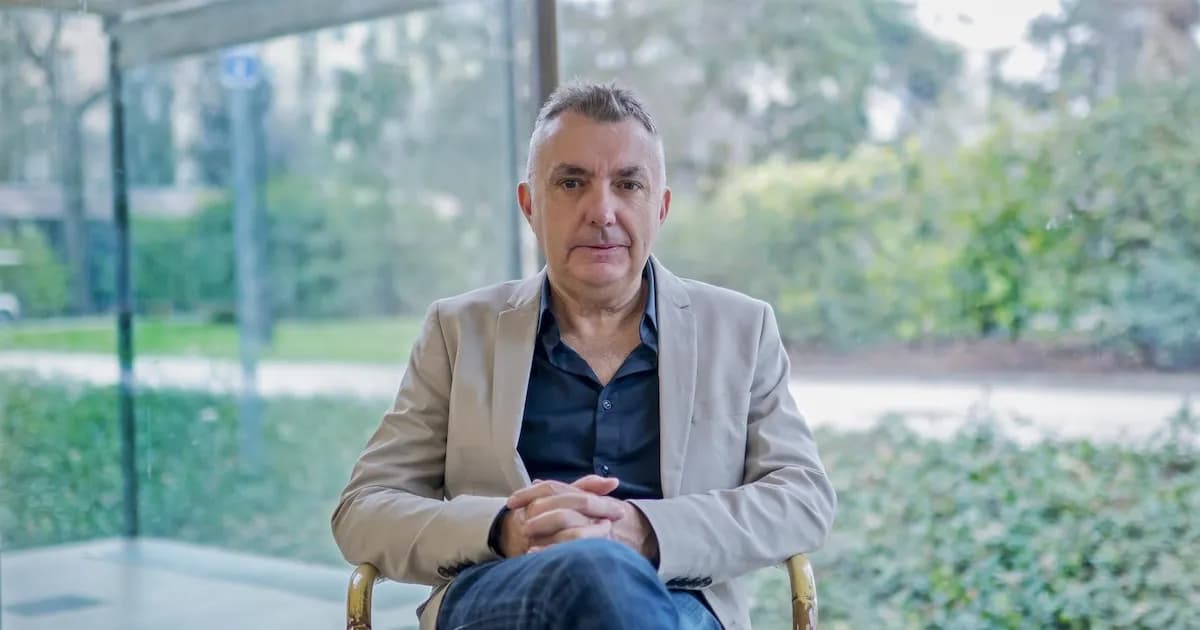 Manuel Vilas y su novela sobre el adiós: un viaje entre el amor y la amistad