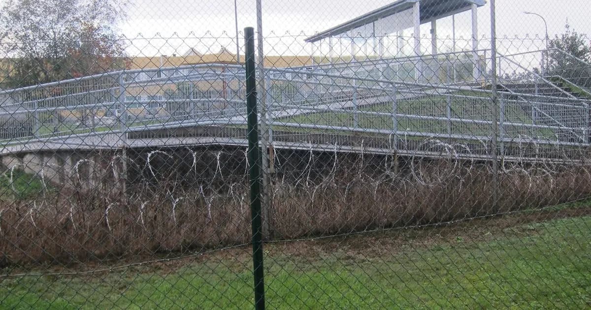 Preso en Asturias acepta 3 meses de cárcel por intento de fuga fallido