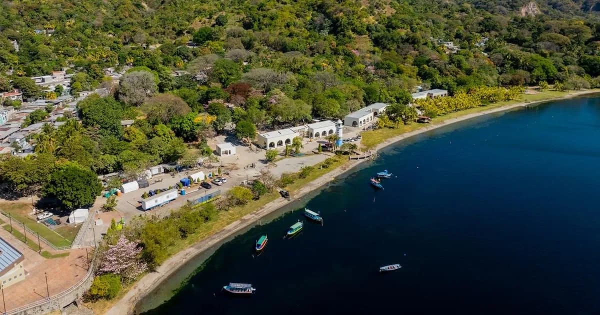 El lago de Ilopango acogerá el Oceanman 2026, impulsando el turismo deportivo en El Salvador
