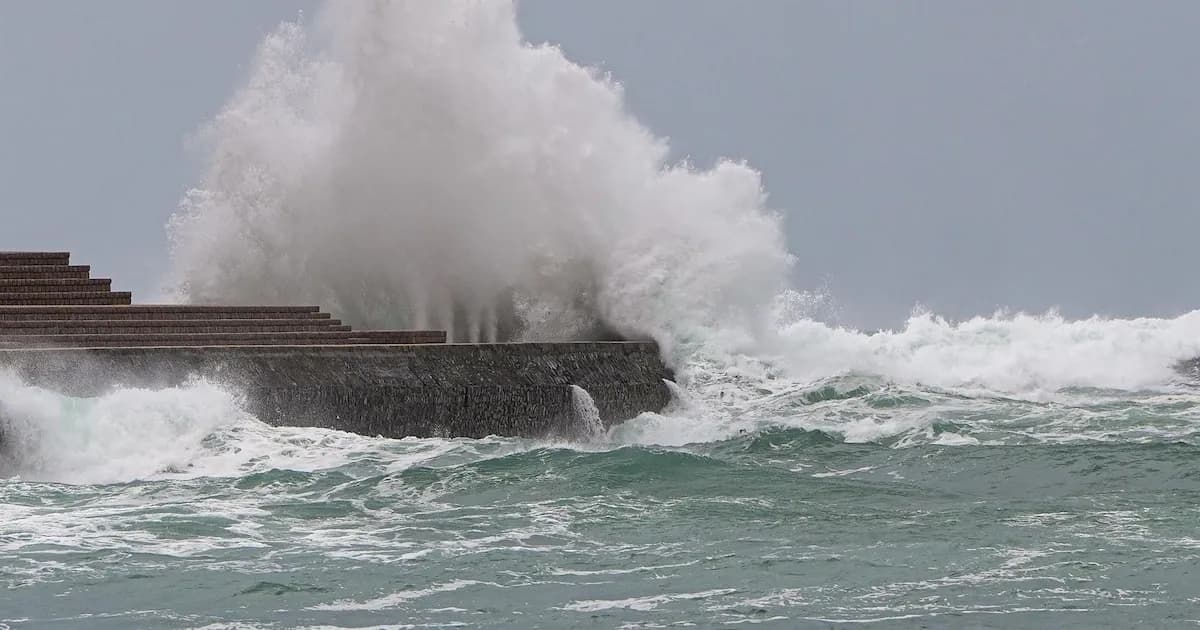 13 Comunidades Autónomas en alerta por viento, olas y nieve este sábado