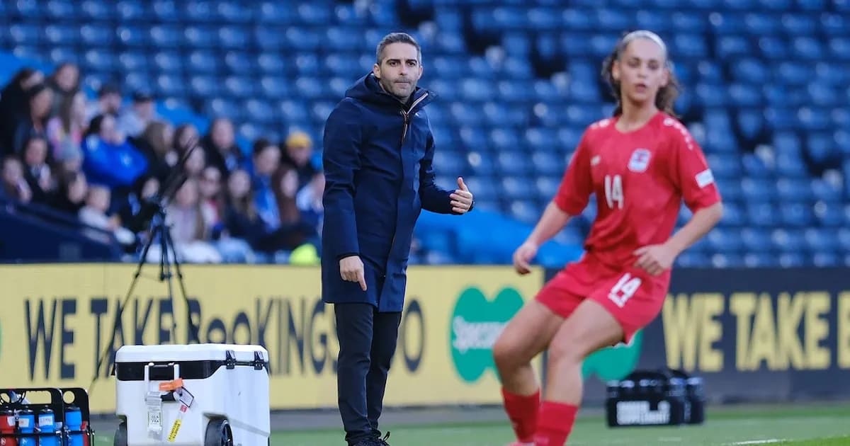 Desplazamiento del entrenador de fútbol femenino de Luxemburgo por conducta inapropiada
