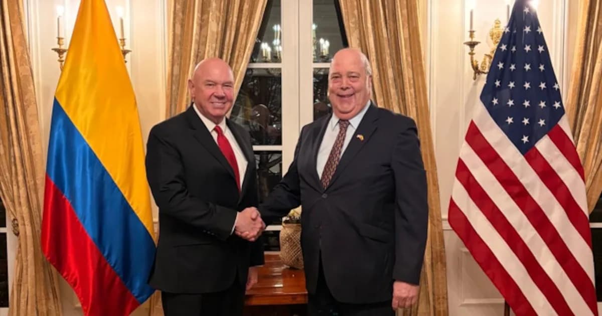 Encuentro Diplomático en Washington: El Embajador de Colombia Reconoce la Labor de John McNamara