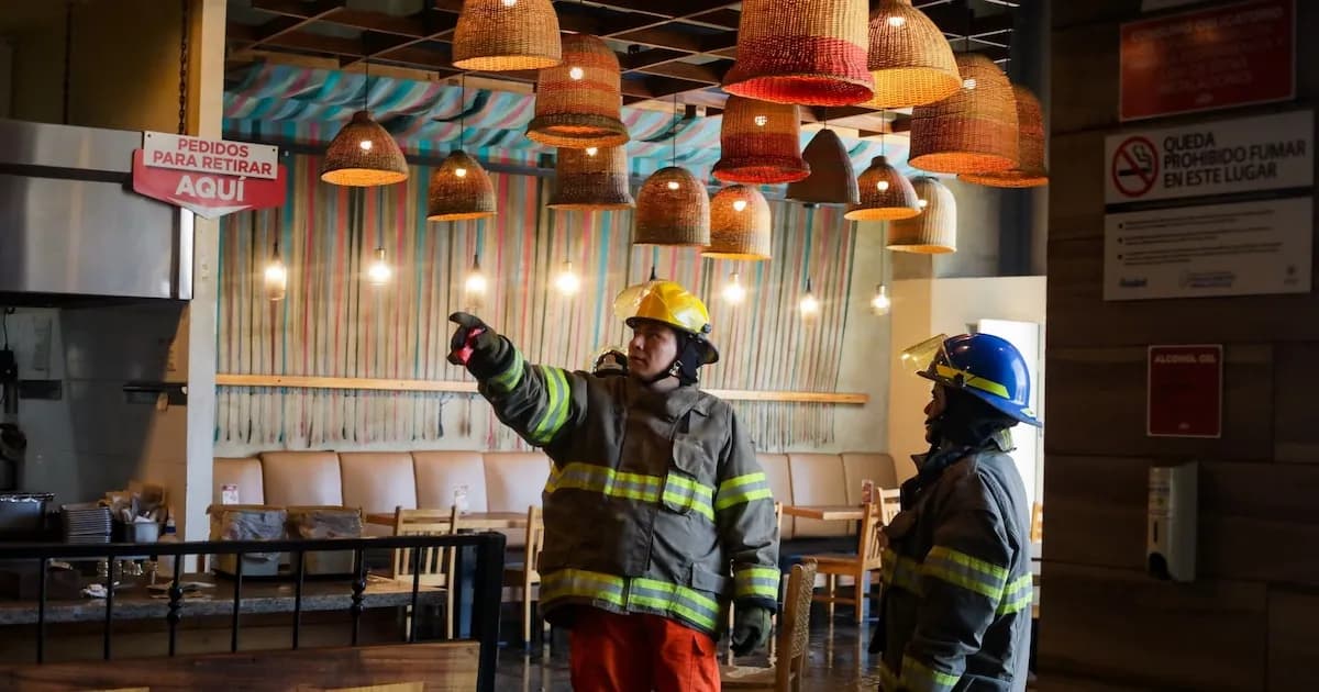 Incendio en centro comercial de El Salvador deja una víctima fatal