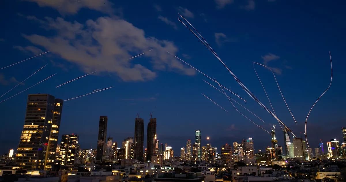 Irán anuncia ataques con misiles y drones contra fuerzas estadounidenses y objetivos israelíes