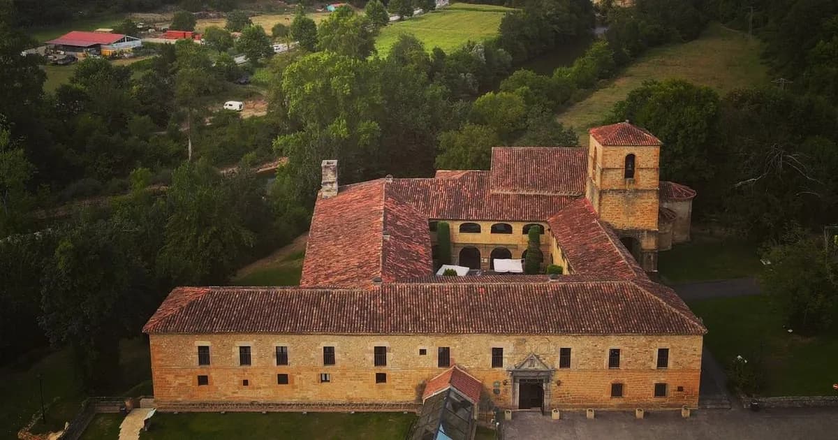 Descubrí el Parador en un monasterio del siglo VIII: la entrada a los Picos de Europa