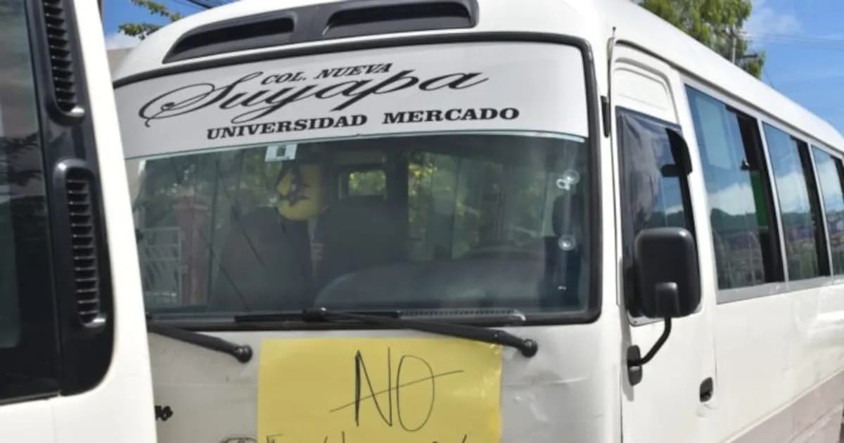Amenazas de extorsionadores paralizan el transporte en el norte de Honduras