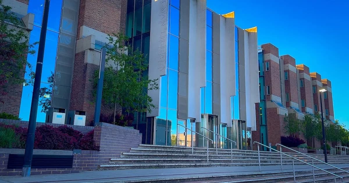 Brote de meningitis en Inglaterra: dos muertos y once afectados entre estudiantes