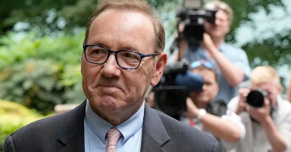 Kevin Spacey alcanza un acuerdo y evita juicio por acusaciones de agresión sexual en Londres