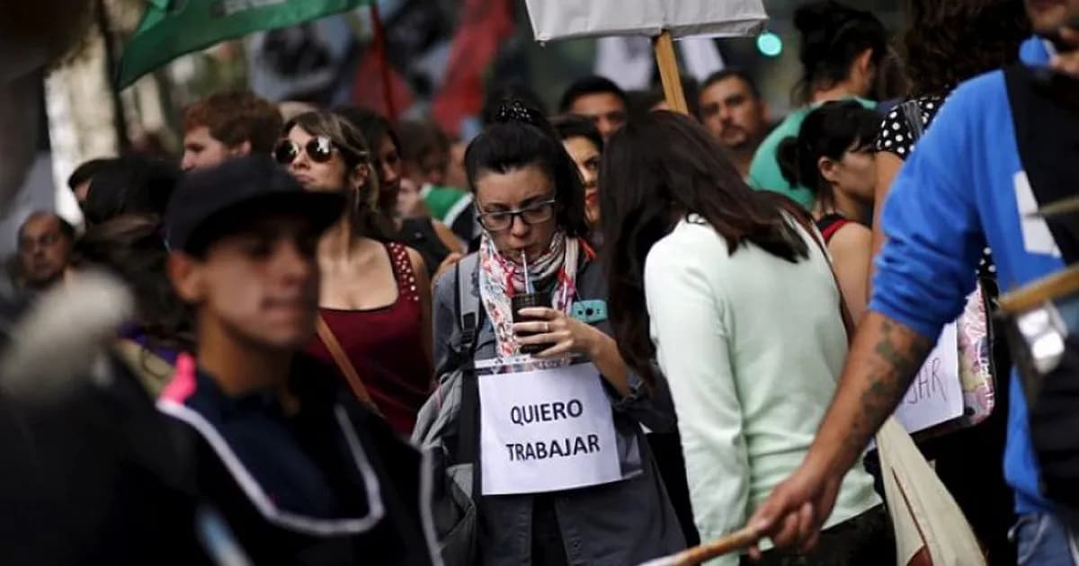Crisis laboral en Argentina: 70% de los jóvenes trabaja en la informalidad