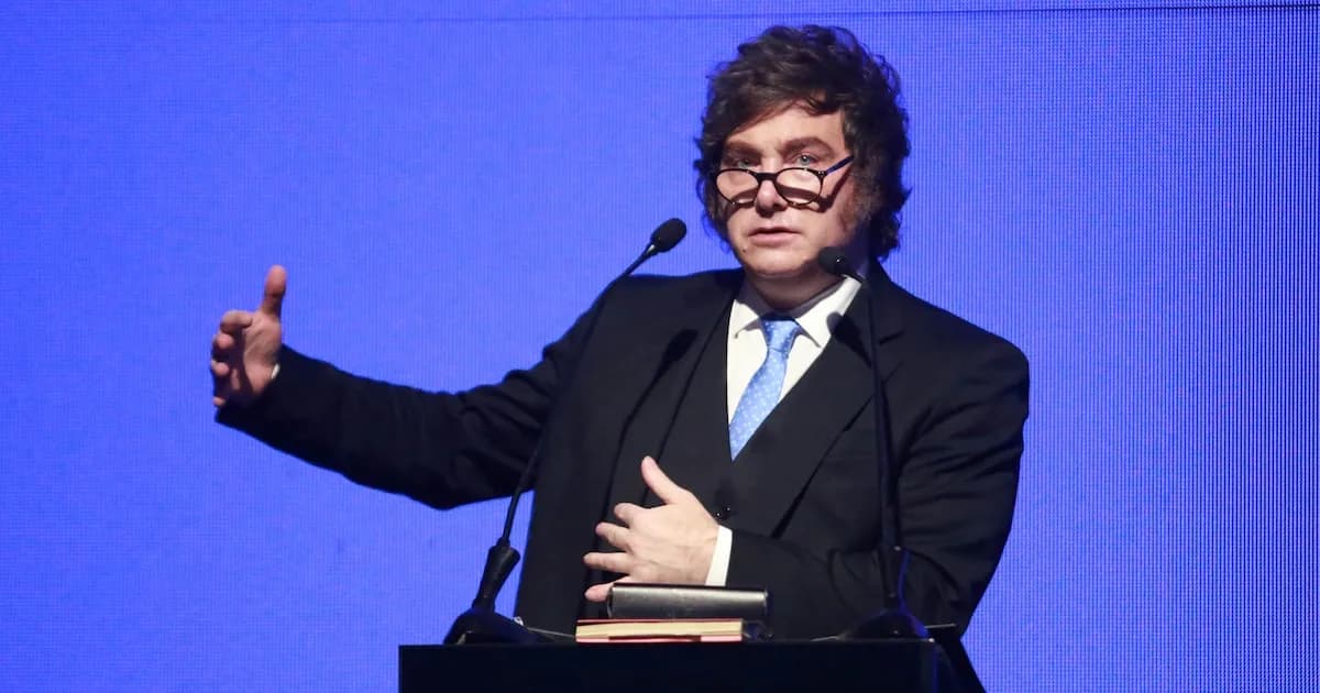 Milei y Adorni: Estrategias Defensivas en un Contexto Económico Difícil