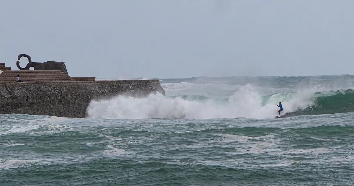 Alertas meteorológicas: vientos y olas afectan a diez comunidades en España