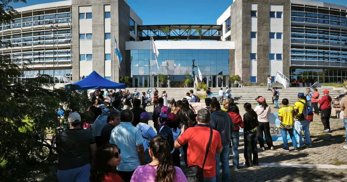 Conflictos docentes en varias provincias: paritarias cerradas y reclamos de reapertura
