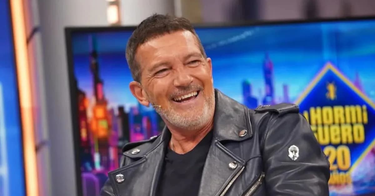 Antonio Banderas deja Hollywood y regresa a Málaga tras un grave problema de salud