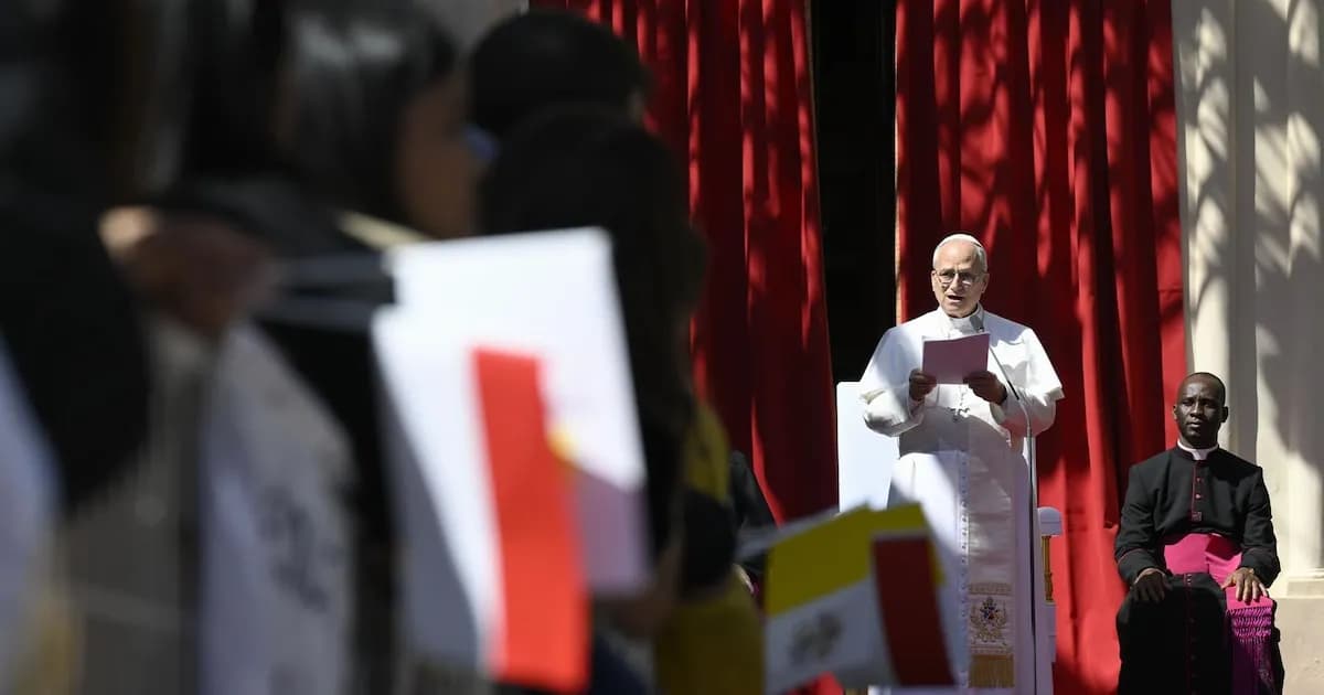 El Papa insta a los jóvenes a buscar momentos de silencio frente al caos digital