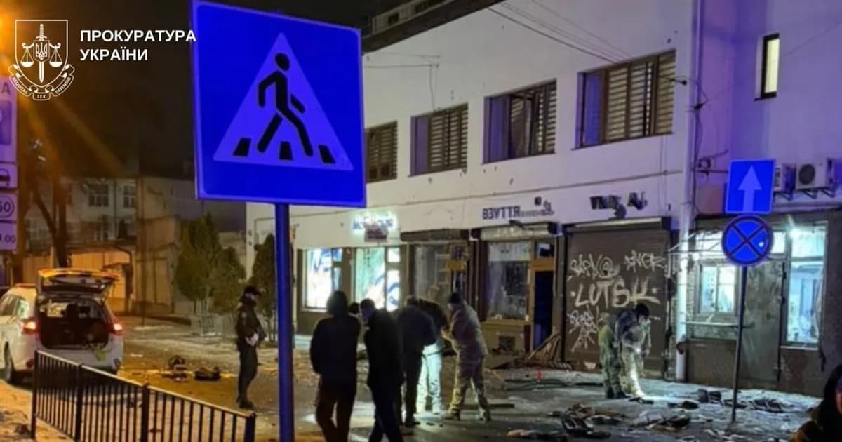 Ataque en Leópolis: una policía fallecida y 15 heridos tras explosiones