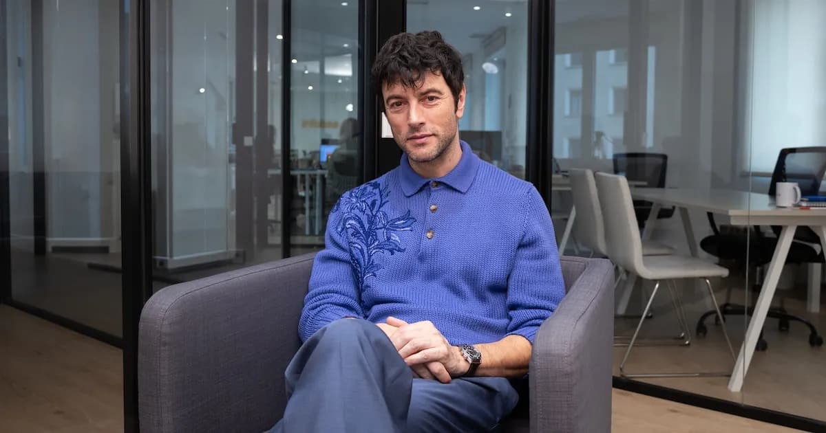 Javier Rey presenta la comedia 'El fantasma de mi mujer' y reflexiona sobre su carrera