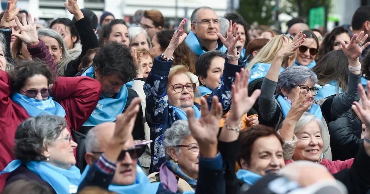 Activistas sordos exigen inclusión de lengua de signos en la educación argentina