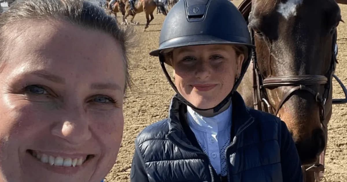 Marta Luisa de Noruega sorprende en Cádiz para apoyar a su hija en un torneo hípico