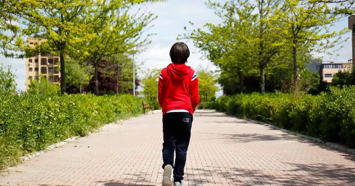 Estudio revela que niños de familias vulnerables enfrentan mayor riesgo de pobreza en España