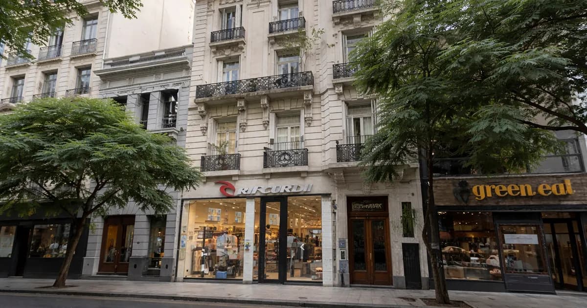 Un Edificio Francés en Buenos Aires Busca Propietario: Historia y Valor en Avenida Santa Fe