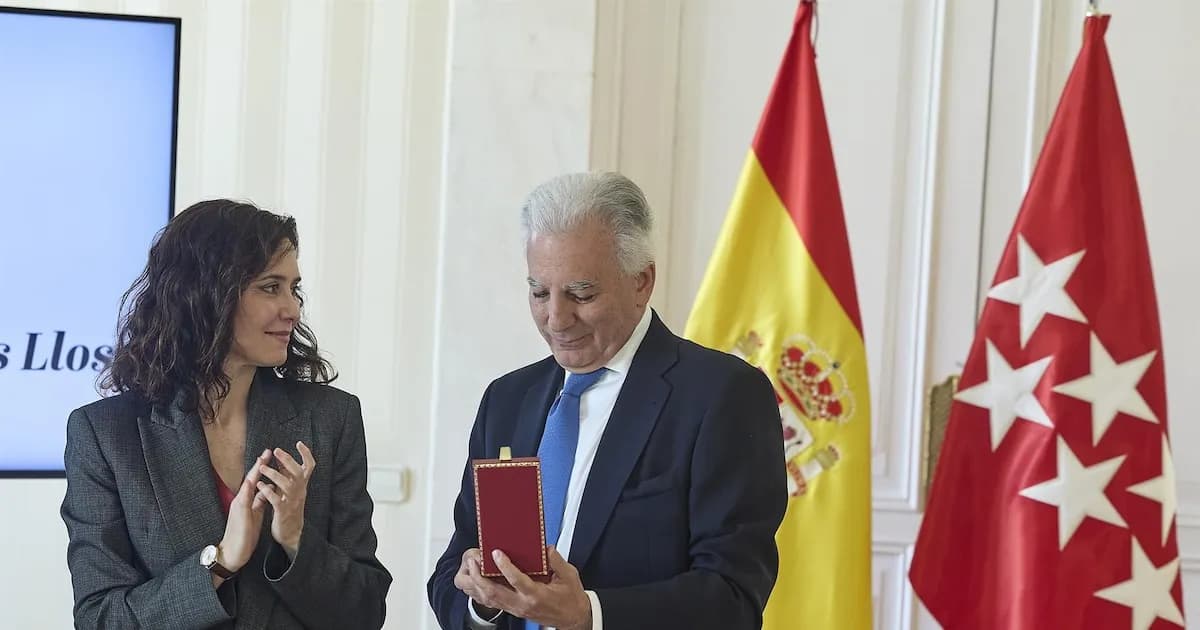 Mario Vargas Llosa recibe póstumamente la Medalla de las Artes en Madrid