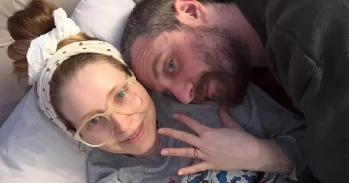 Jessie Cave se compromete con Alfie Brown tras más de una década juntos