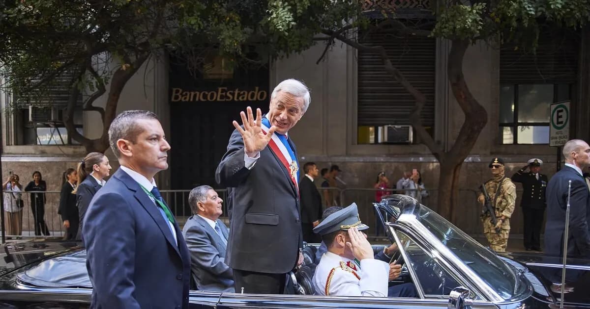 Kast tiene diez días para aclarar su almuerzo en La Moneda con excompañeros de Derecho