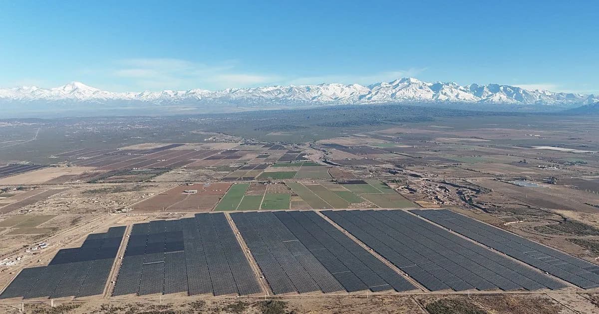 Genneia lanza su segundo parque solar en Mendoza con una inversión de 160 millones de dólares
