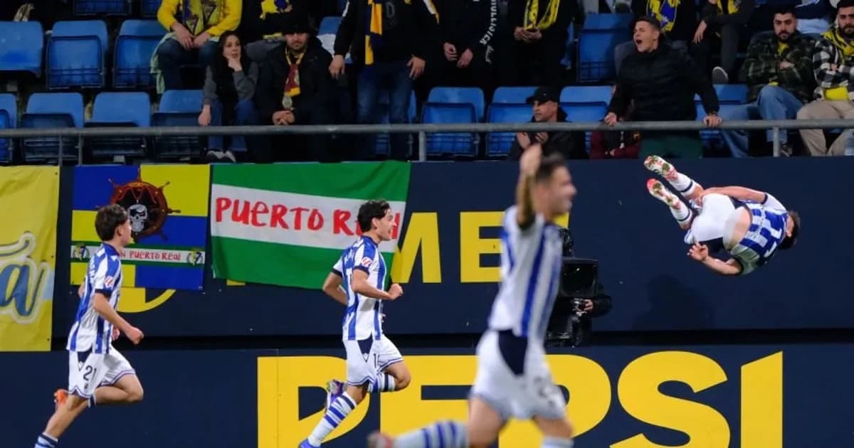 La Real Sociedad B se impone al Cádiz y se aleja del descenso