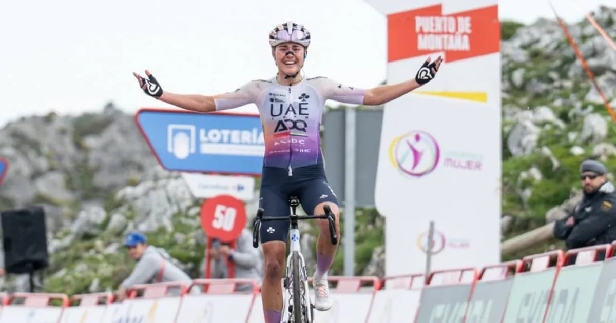 Paula Blasi hace historia al conquistar La Vuelta Femenina en L'Angliru