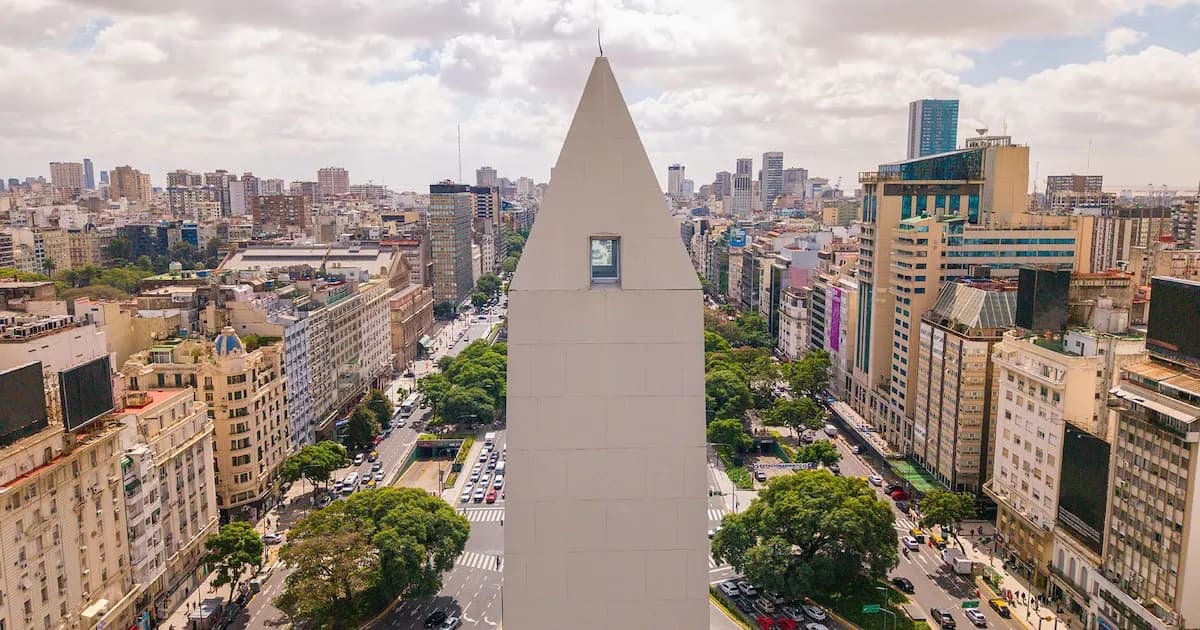 Descubriendo el Obelisco: Un recorrido por su historia y significado a 67 metros de altura
