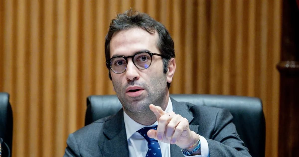 La economía española podría crecer más del 2% en 2026 si se resuelve el conflicto en Ormuz