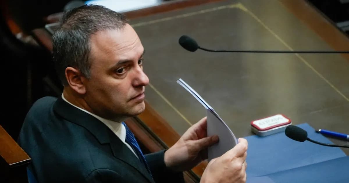Crisis en el oficialismo: el caso Adorni afecta la Ley Hojarasca y Macri planea gira nacional
