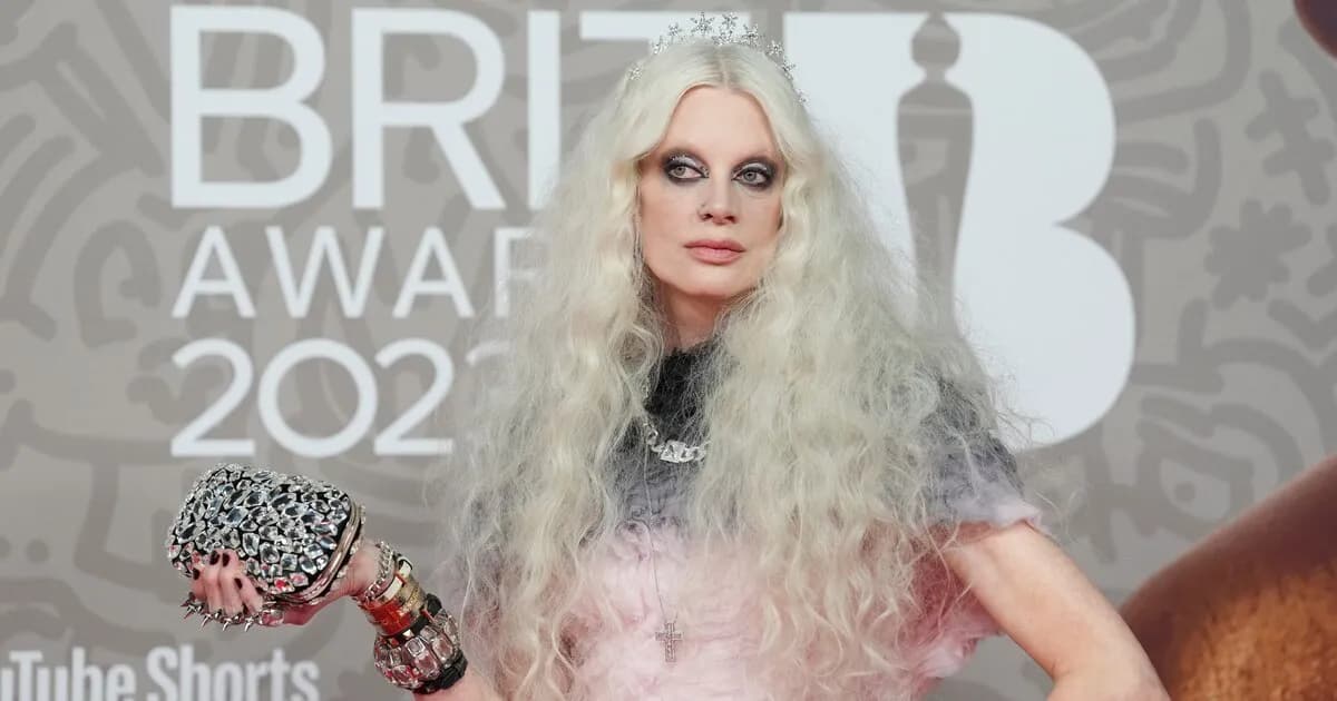 Kristen McMenamy: La modelo que transformó su inseguridad en un poderoso estilo personal