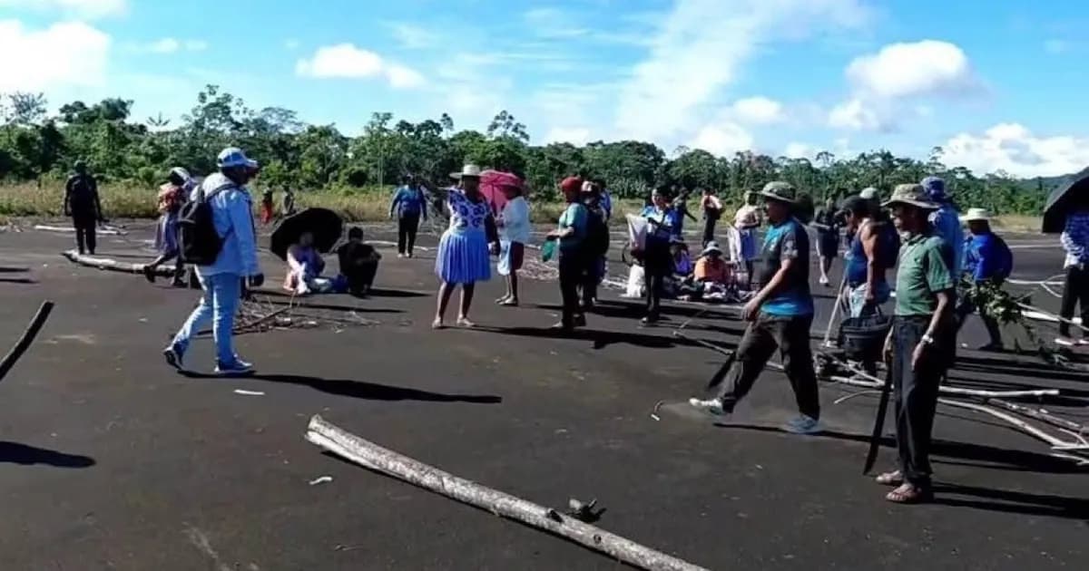 Crisis en Bolivia: Seguidores de Evo Morales ocupan aeropuerto para evitar su arresto