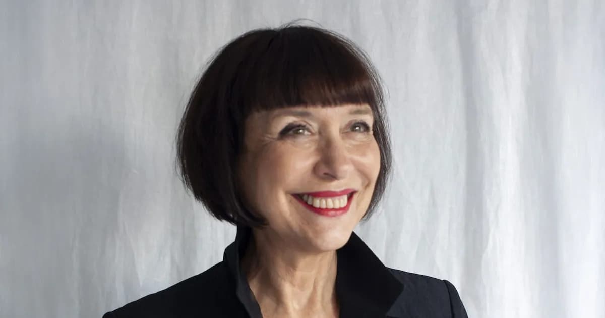 Finanzas: Retrato del consumidor senior: reflexivo, valora la atención humana y la compra offline, pero con una creciente adopción de tecnología