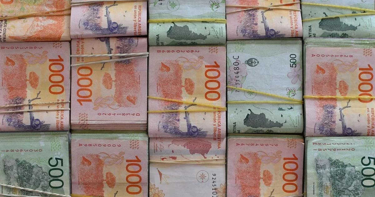 La disminución en la demanda de pesos podría intensificar la inflación en Argentina