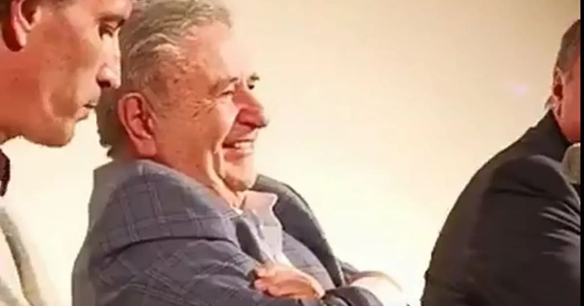 Tensa presentación de Duhalde en la UNLA: protestas por crímenes del 2002