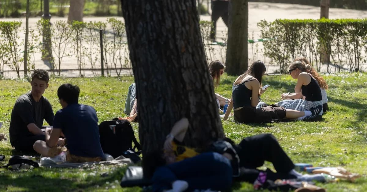 Crisis de emancipación: 85,5% de jóvenes en España aún viven con sus padres