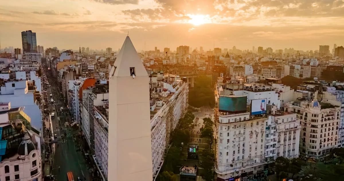 El Obelisco: Símbolo de una Buenos Aires en constante transformación